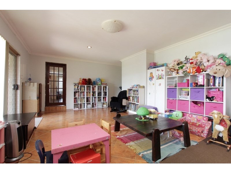 21 Parana Crescent, Beechboro WA 6063