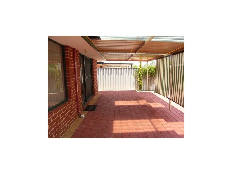 8/31 Salmongum Grove, Beechboro WA 6063