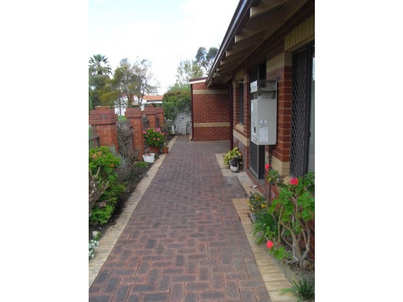 22/8 Garnsworthy Place, Bassendean WA 6054