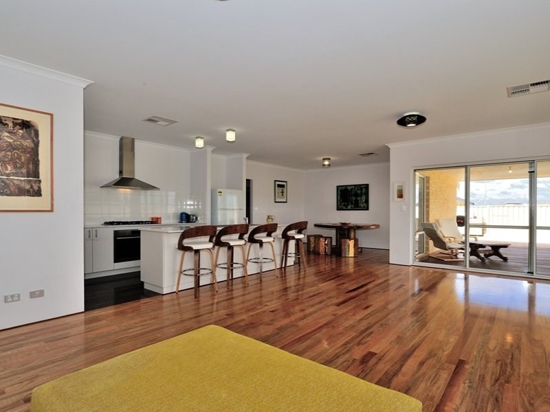 2 Melnik Street, Caversham WA 6055