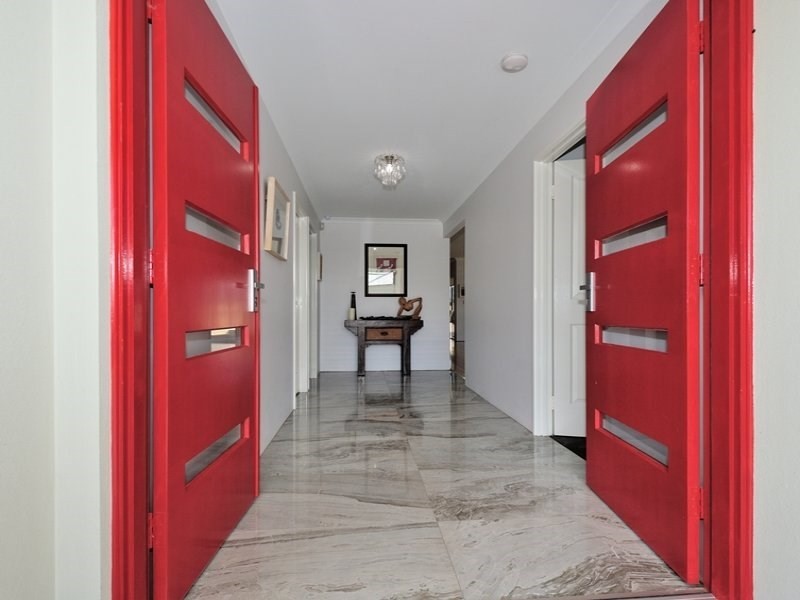 2 Melnik Street, Caversham WA 6055