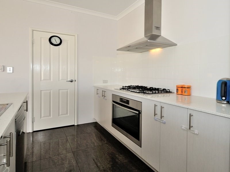 2 Melnik Street, Caversham WA 6055