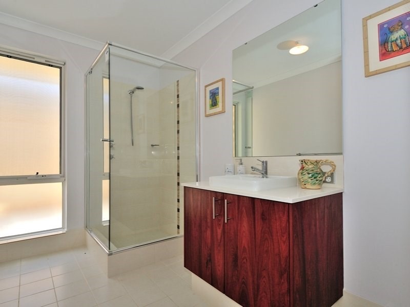 2 Melnik Street, Caversham WA 6055