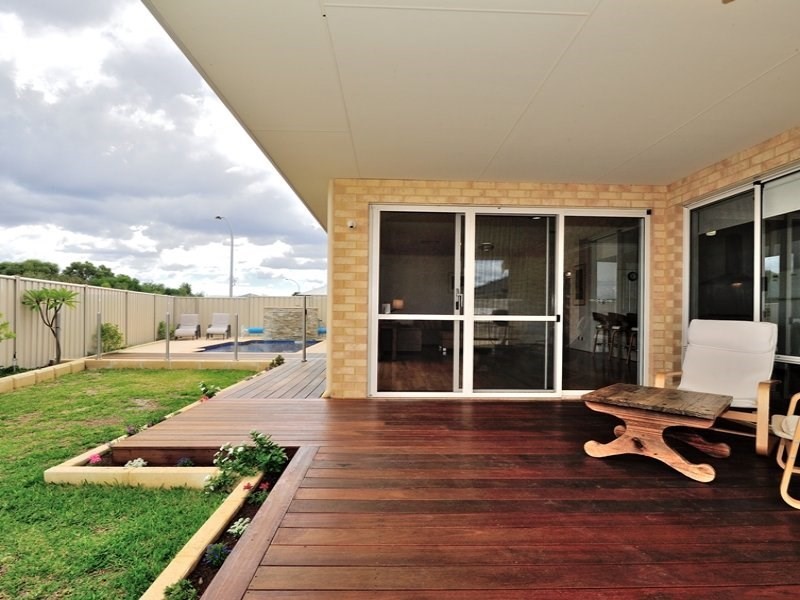 2 Melnik Street, Caversham WA 6055