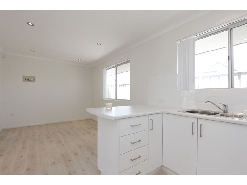 176 Ravenswood Drive, Nollamara WA 6061