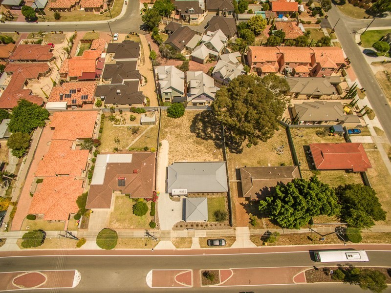 176b Ravenswood Drive, Nollamara WA 6061