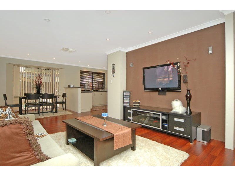 19 Hillwater Promenade, Beechboro WA 6063