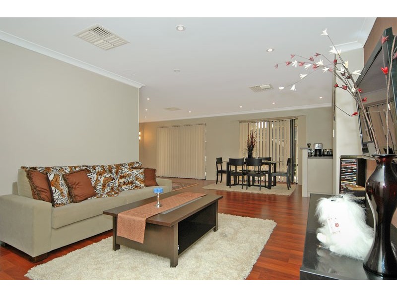 19 Hillwater Promenade, Beechboro WA 6063