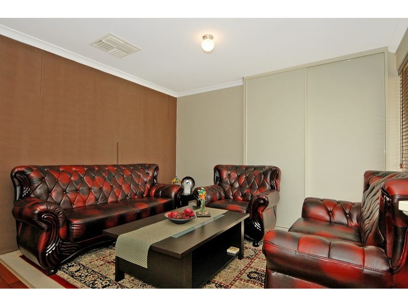 19 Hillwater Promenade, Beechboro WA 6063