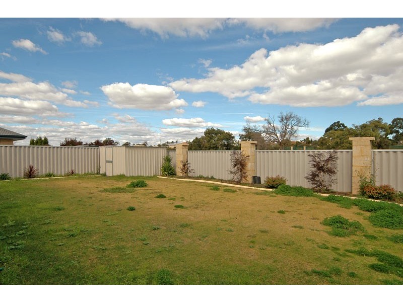 19 Hillwater Promenade, Beechboro WA 6063