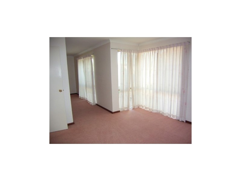 9 Fuchsia Close, Dianella WA 6059