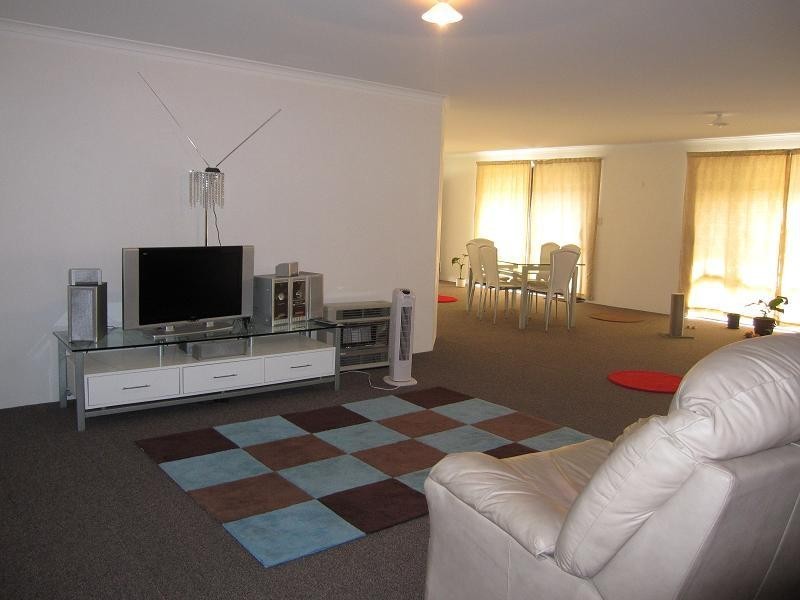 8 Calla Street, Beechboro WA 6063