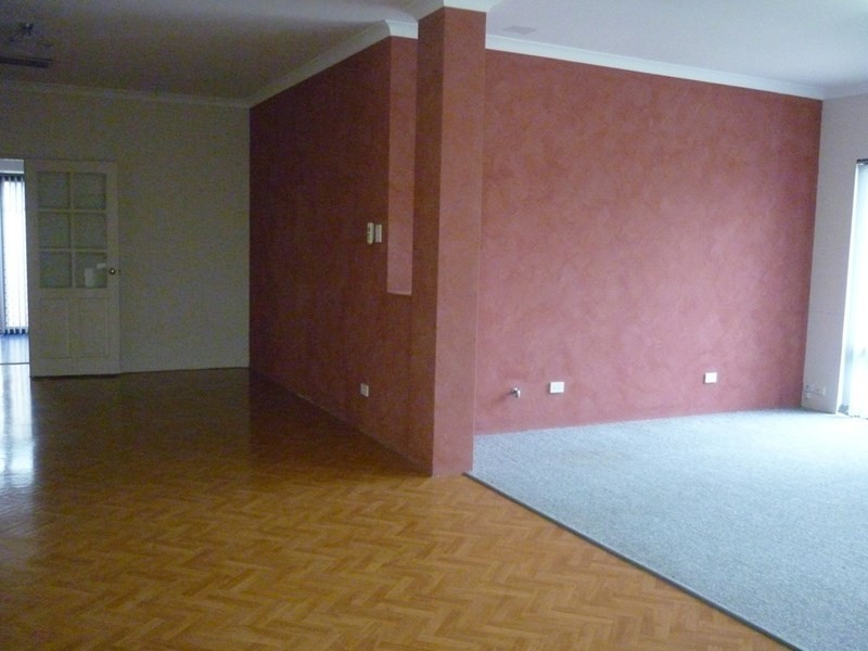 4 Pensacola Avenue, Caversham WA 6055