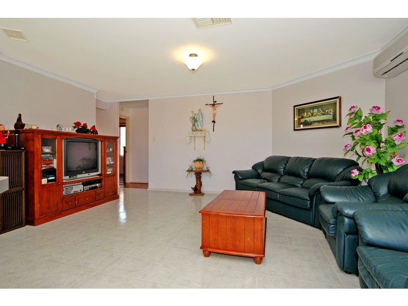 10 Tolbury Retreat, Kiara WA 6054