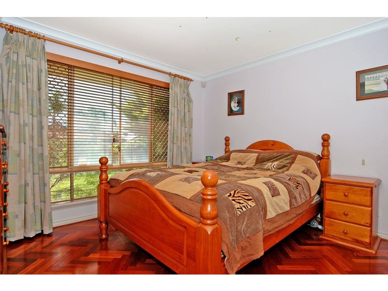 10 Tolbury Retreat, Kiara WA 6054