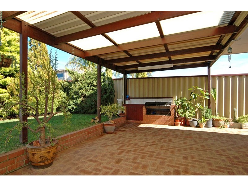 10 Tolbury Retreat, Kiara WA 6054