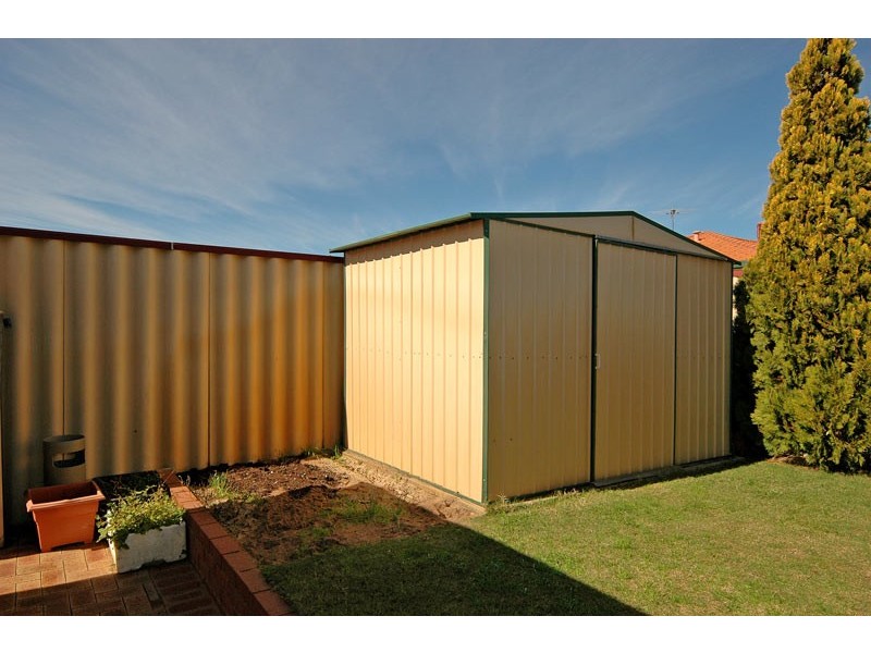 10 Tolbury Retreat, Kiara WA 6054