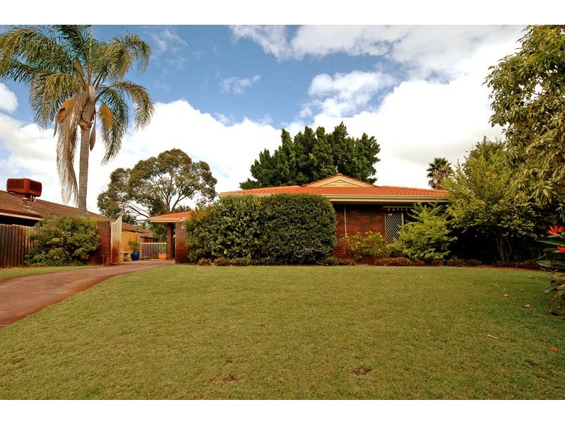 10 Barlee Way, Beechboro WA 6063