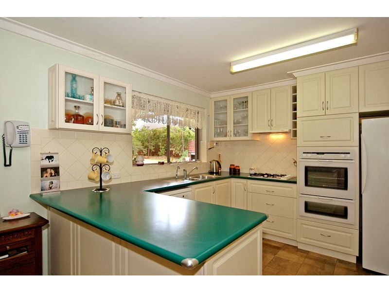 10 Barlee Way, Beechboro WA 6063