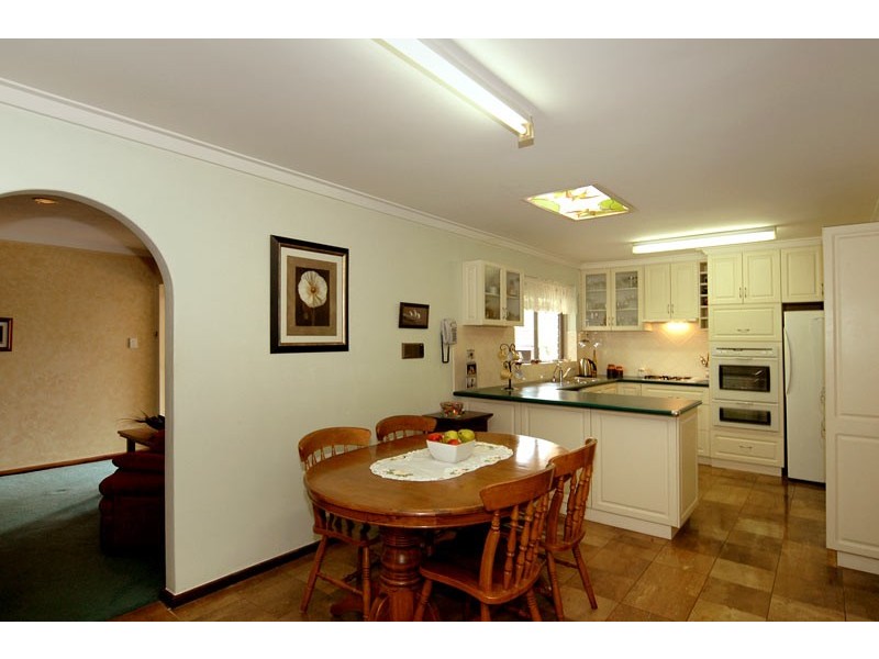 10 Barlee Way, Beechboro WA 6063