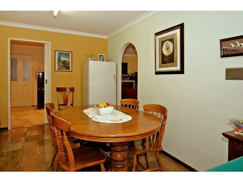 10 Barlee Way, Beechboro WA 6063