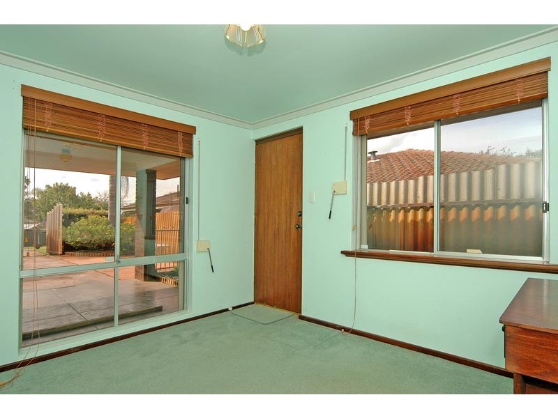 10 Barlee Way, Beechboro WA 6063