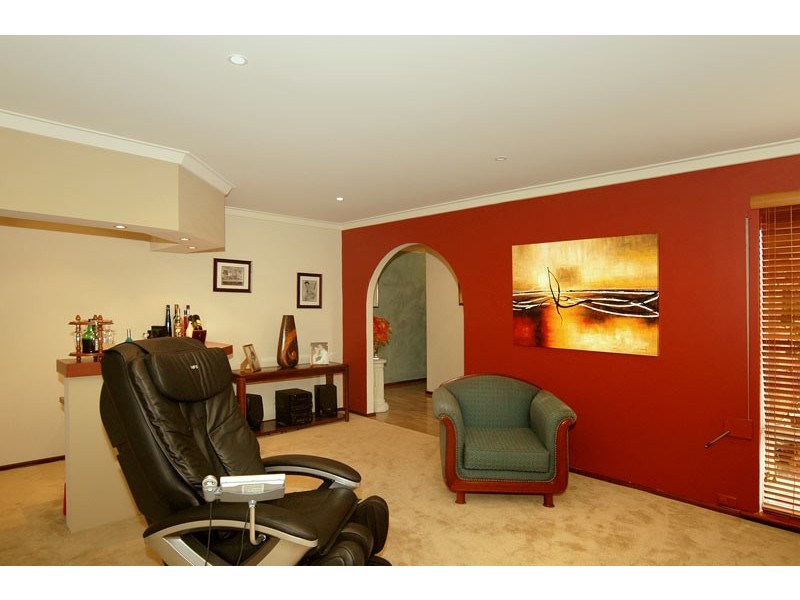 10 Barlee Way, Beechboro WA 6063