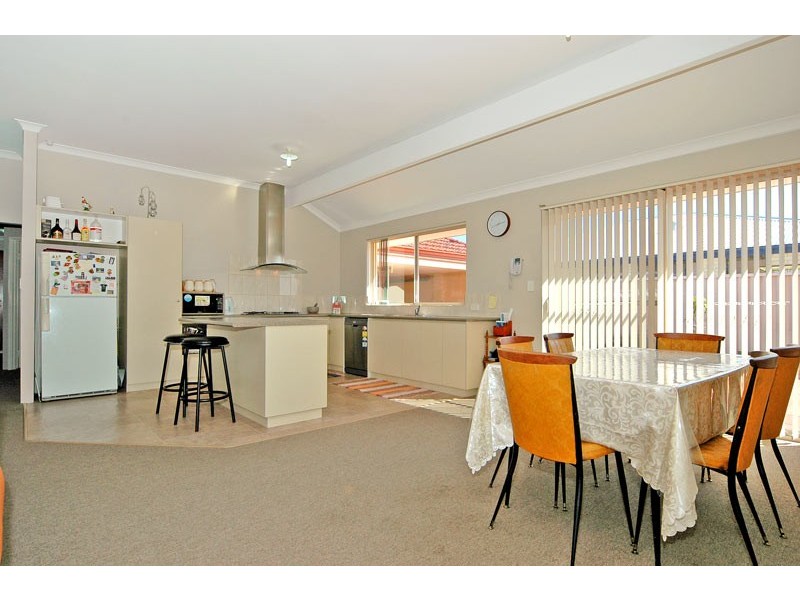 15 Turnstone Glade, Beechboro WA 6063