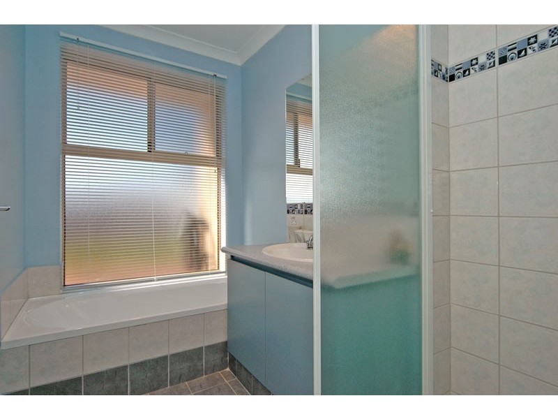 15 Turnstone Glade, Beechboro WA 6063