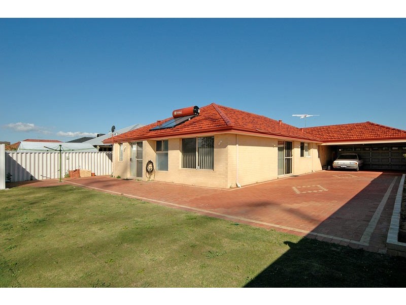 15 Turnstone Glade, Beechboro WA 6063