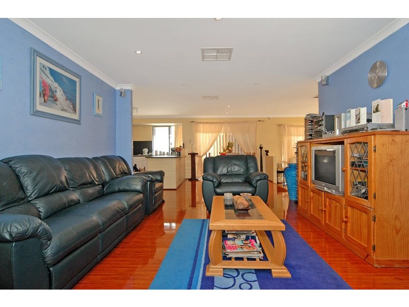 8 Camellia Way, Beechboro WA 6063