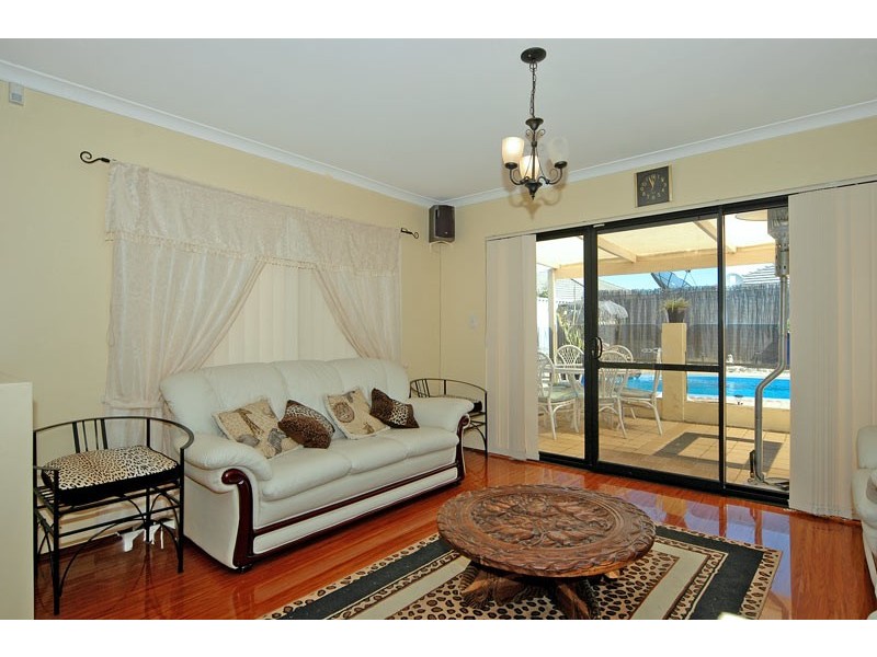 8 Camellia Way, Beechboro WA 6063