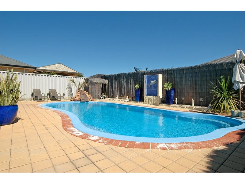 8 Camellia Way, Beechboro WA 6063