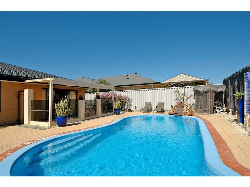 8 Camellia Way, Beechboro WA 6063