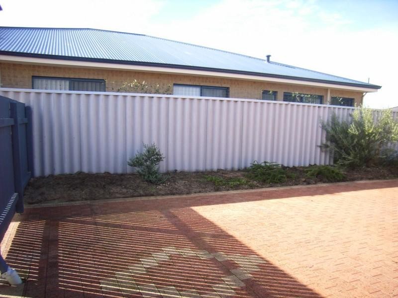 6 Grampian Way, Caversham WA 6055