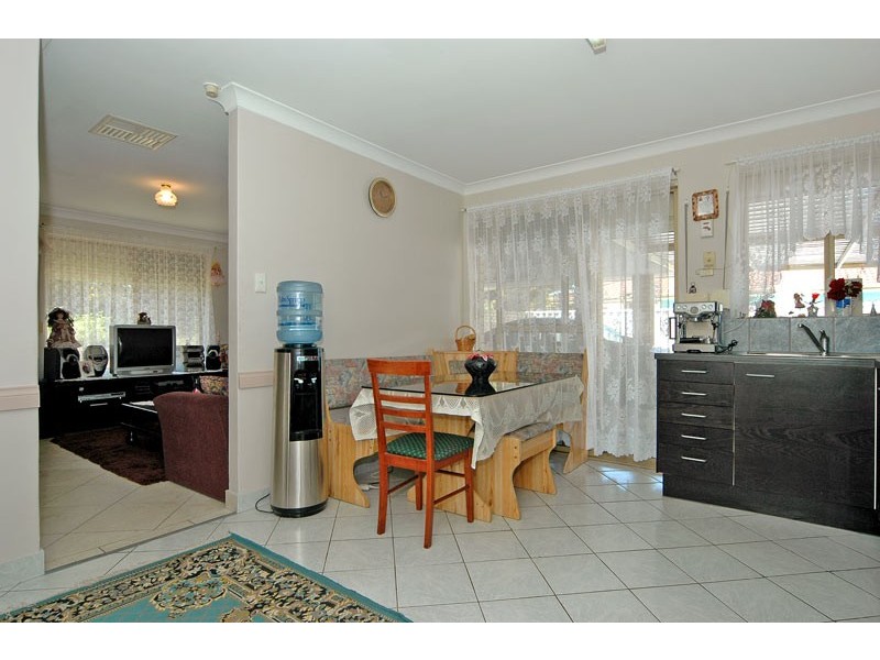 17 Avignon Way, Beechboro WA 6063