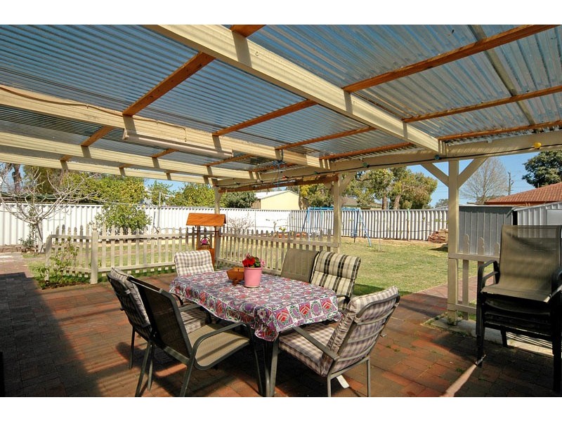 17 Avignon Way, Beechboro WA 6063