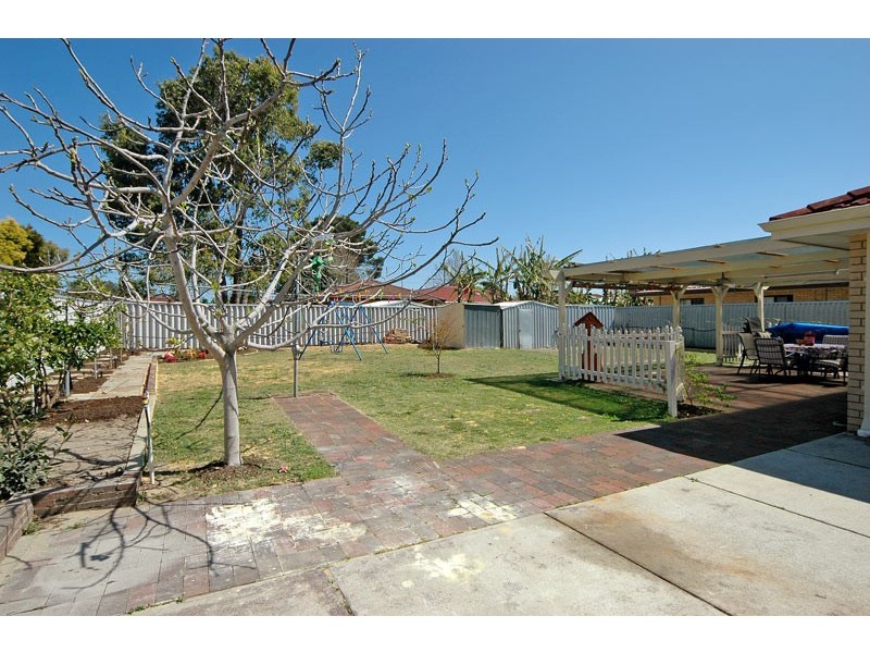 17 Avignon Way, Beechboro WA 6063