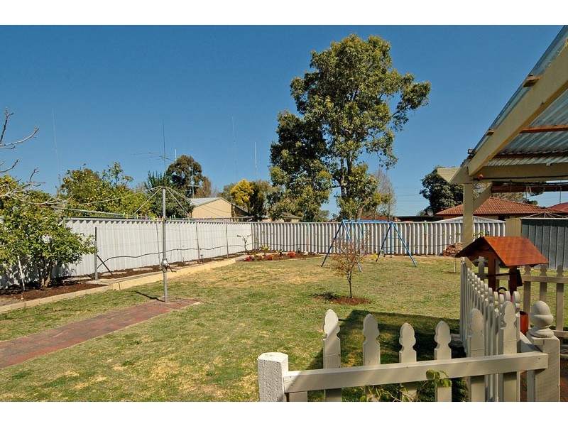 17 Avignon Way, Beechboro WA 6063