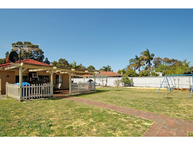 17 Avignon Way, Beechboro WA 6063