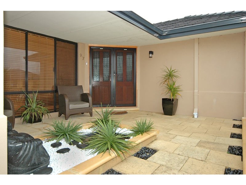 97 Bennett Springs Drive, Beechboro WA 6063