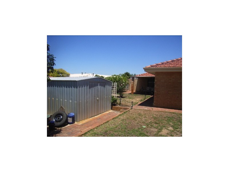 20 Blackthorn Road, Eden Hill WA 6054