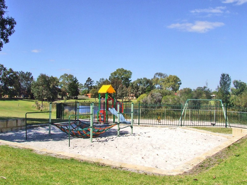 10 Mekong Place, Beechboro WA 6063