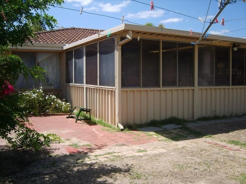 23 Salmon Gum Grove, Beechboro WA 6063