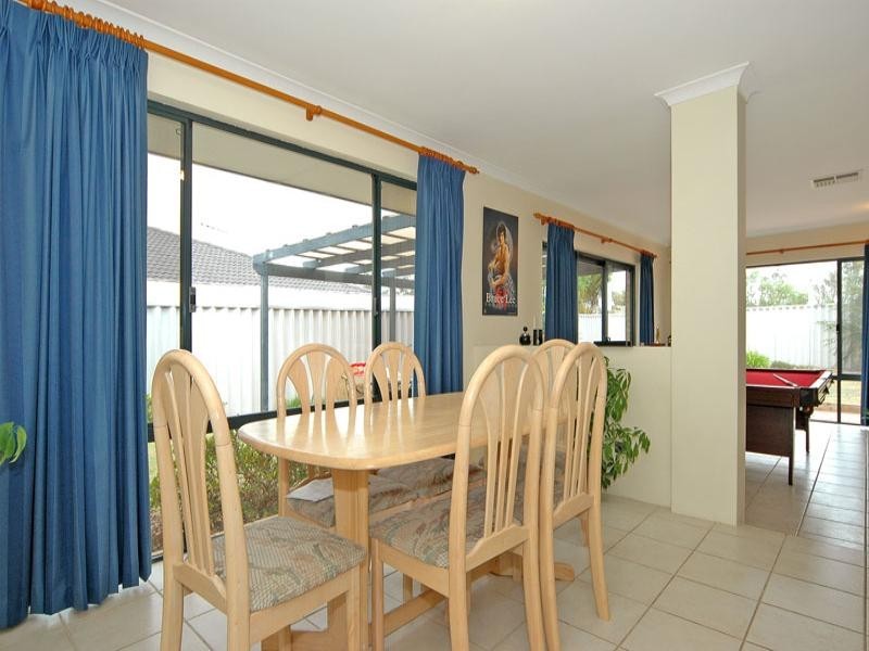 327 Bennett Springs Drive, Beechboro WA 6063