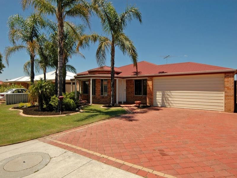 45 Lombardy Cresc, Caversham WA 6055