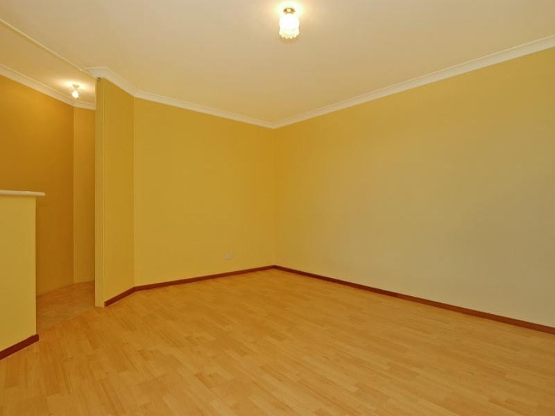 45 Lombardy Cresc, Caversham WA 6055