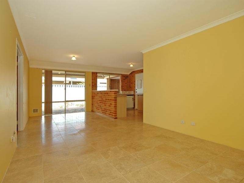 45 Lombardy Cresc, Caversham WA 6055