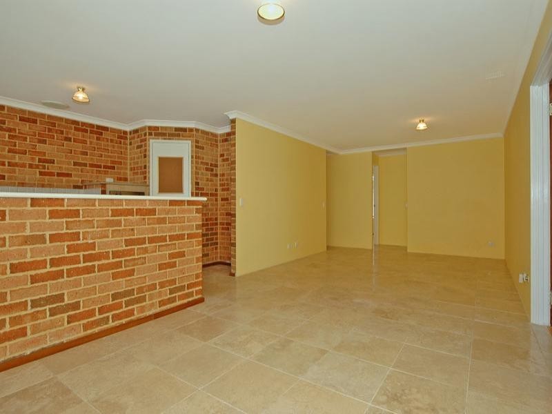 45 Lombardy Cresc, Caversham WA 6055