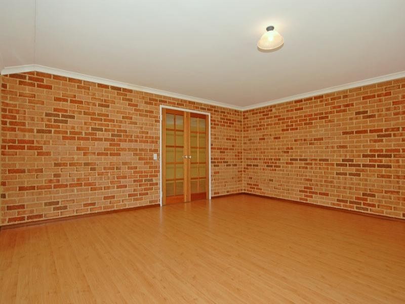 45 Lombardy Cresc, Caversham WA 6055